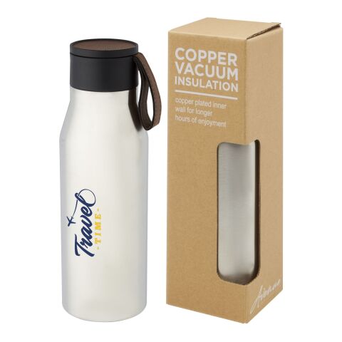 Werbeartikel Ljungan Mit Kupfer vakuumisolierte 500 ml Edelstahlflasche mit PU Kunststoff Lederband und Deckel – silber