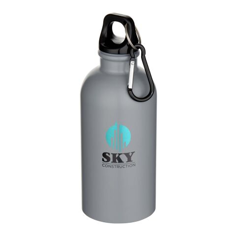 Werbeartikel Oregon 400 ml matte RCS-zertifizierte einwandige Trinkflasche aus recyceltem Edelstahl mit Karabinerhaken – grau matt – mit Logo bedruckt