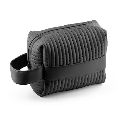 GILI. Kulturbeutel aus PU (21% recyceltes PU und 30% recyceltes Polyester) schwarz | ohne Werbeanbringung | Nicht verfügbar | Nicht verfügbar | Nicht verfügbar