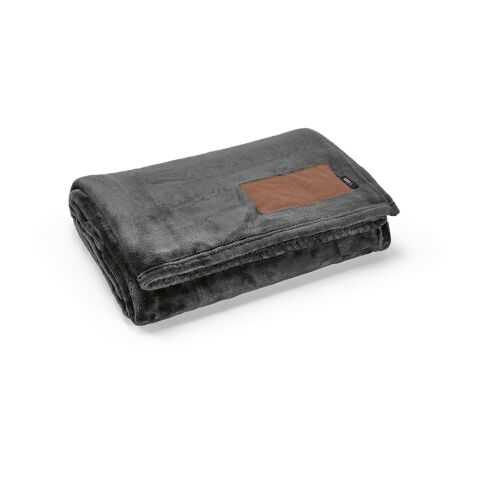 Werbeartikel Van-Eyck Decke aus rPET (240 g/m²). Mit personalisierbarem Aufnäher – Dunkelgrau – mit Logo bedruckt