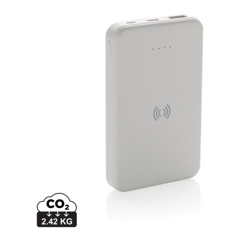 Premium-Werbeartikel Wireless Powerbank RCS recycelt 5.000mAh 5W – weiß – mit Logo bedruckt nachhaltig für das Mitarbeiter-Onboarding