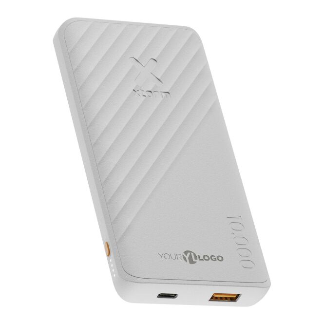 Kundengeschenk Powerbank Xtorm Go2 – weiss – mit Logo bedruckt 48h Express-Druck 10.000 mAh 15W für das Mitarbeiter-Onboarding