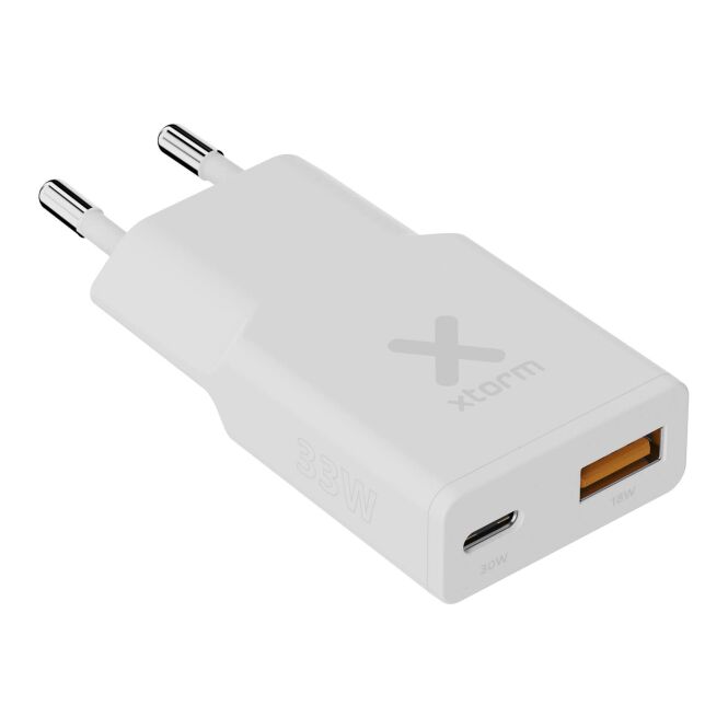 Premium-Werbegeschenk Xtorm SlimLine 33W Ladegerät mit Express-Gravur – Weiß – kompaktes Netzteil für Geschäftskunden und Büroausstattung