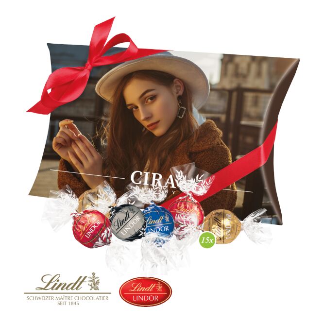 Premium-Werbeartikel Lindt Lindor Pralinés – weihnachtlich – mit bedrucktem Etikett als Weihnachtsgeschenk für Kunden und Partner