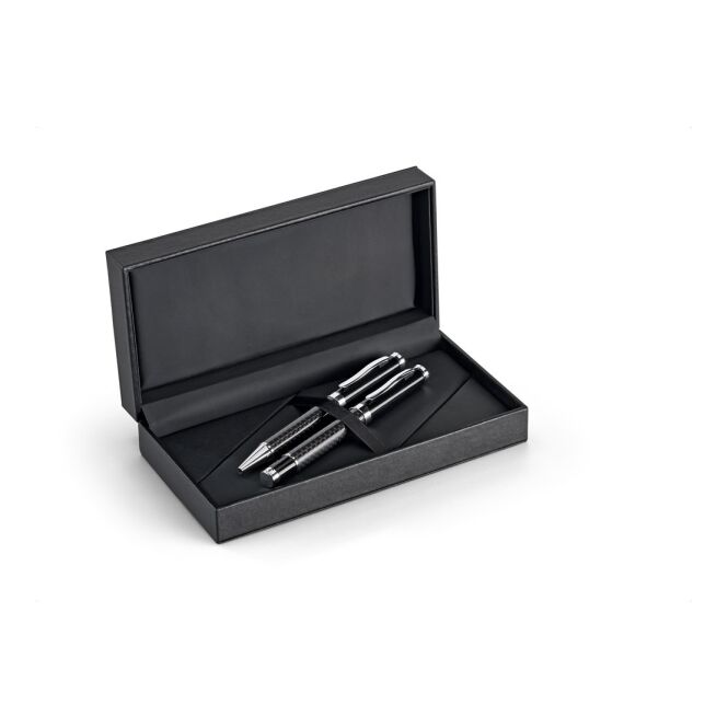 Firmengeschenk CHESS Schreibset mit Lasergravur – Metall und Carbonfaser – Schwarz – Exklusives Schreibgerät für Business und Büro
