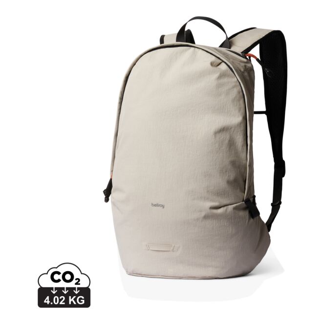 Mitarbeitergeschenk Rucksack Bellroy Lite – grau – mit Logodruck nachhaltiger Daypack aus rPET für das Mitarbeiter-Onboarding