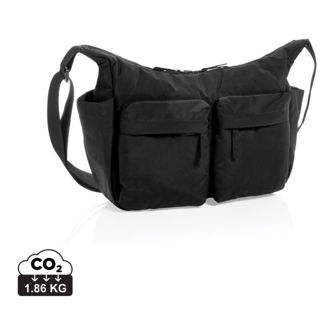 Firmengeschenk KENTO URBAN Tasche – schwarz – mit Logo bedruckt für Mitarbeiter-Onboarding als trendige Gürteltasche aus nachhaltigem Nylon