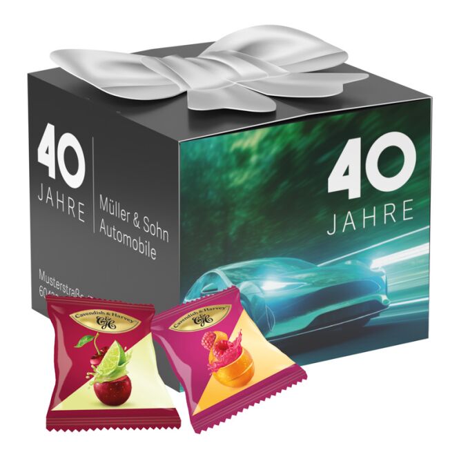 Werbeartikel Geschenkbox Midi mit Schleife – süße bonbons – mit bedrucktem Etikett als ideales Firmengeschenk für Geschäftspartner