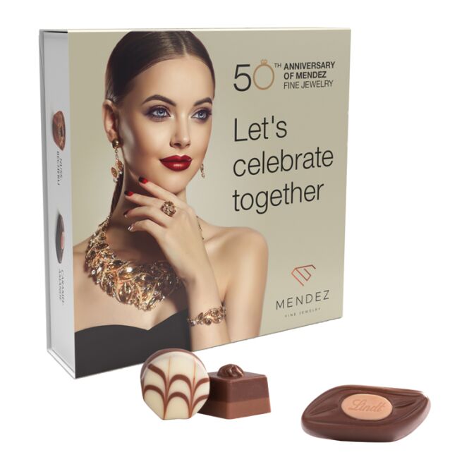 Firmengeschenk Lindt Mini Pralinés – mit saisonaler füllung – mit bedrucktem Etikett als Weihnachtsgeschenk für Kunden und Partner