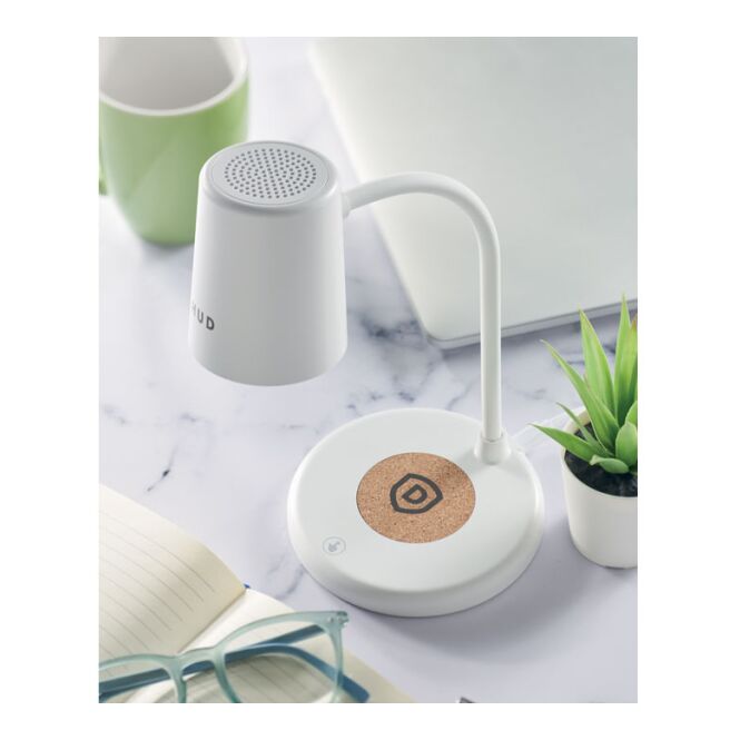 Firmengeschenk 3in1 Tischleuchte mit kabelloser Ladestation und Lautsprecher mit Gravur – Weiß – multifunktionales Technik-Gadget fürs Büro