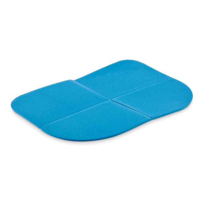 Werbegeschenk faltbares Sitzkissen aus XPE Schaumstoff – himmelblau – mit Logo bedruckt für Teamevents 6mm Stärke