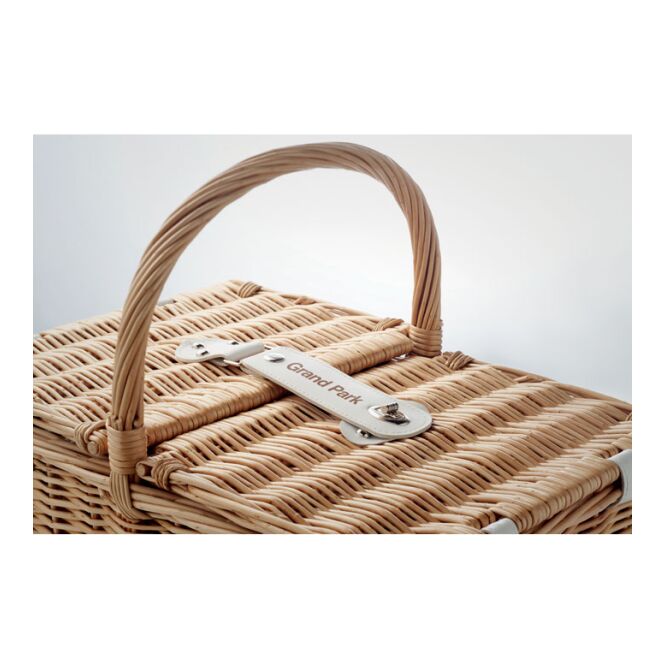 Kundengeschenk Picknickkorb aus Weidengeflecht mit Logodruck – Holzfarben – exklusives Outdoor-Ausstattungsset für Geschäftspartner und Events