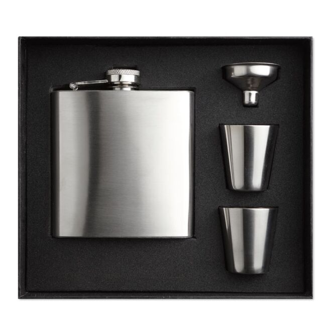 Firmengeschenk Flachmann-Set mit 2 Bechern und Trichter mit Gravur – mattsilber – exklusives Edelstahl-Trinkset für geschäftliche Anlässe