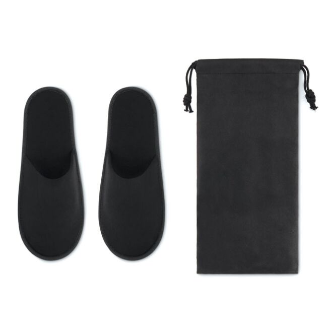 Werbeartikel Hotelslipper im Non Woven Beutel – schwarz – mit Logo bedruckt für Messen & Promotion, Universalgröße 38-40