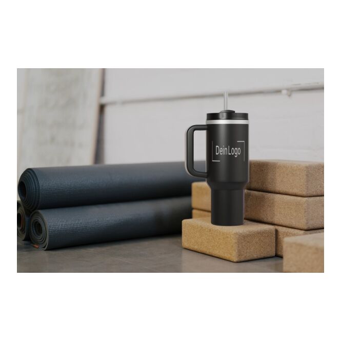 Mitarbeitergeschenk Stanley Quencher H2.0 Thermobecher mit Express-Gravur – 1200 ml – Schwarz – hochwertiger Isolierbecher für Büro und Reisen